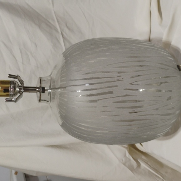 Onal glass lamp with frosted design/ shade holder - Picture 8 of 12